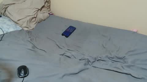 Snapshot of petite_bunni chatting on June 2026 06:52:02 AM petite_bunni online show from June 2026 06:52:02 AM
