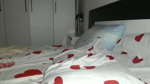 Snapshot of petite_danielle chatting on May 2026 11:00:01 PM petite_danielle online show from May 2026 11:00:01 PM