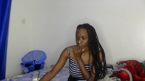 Snapshot of petite_desiree chatting on April 2026 12:55:01 PM Desiree online show from April 2026 12:55:01 PM