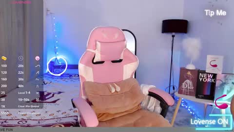 Snapshot of petite_jackyxx chatting on March 2025 06:44:01 AM Jacky online show from March 2025 06:44:01 AM