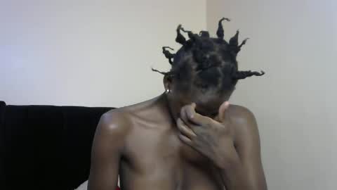 petite_lavi2 online show from February 2025 02:40:01 PM