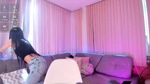 Linda online show from September 2025 07:57:01 PM