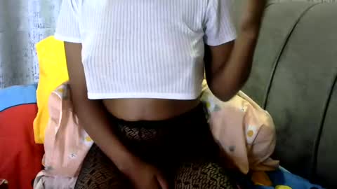Petite loverr online show from February 2025 06:29:01 AM