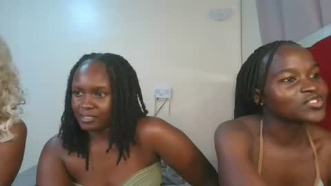 Snapshot of petite_luxe1 chatting on June 2026 11:18:02 AM Luxe online show from June 2026 11:18:02 AM