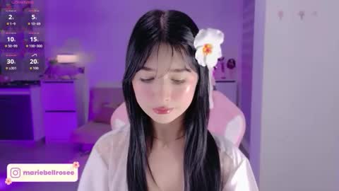 Snapshot of petite_marie_ chatting on May 2026 04:30:01 AM petite_marie_ online show from May 2026 04:30:01 AM
