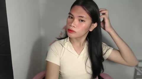 petite_pauline online show from March 2026 12:39:01 AM