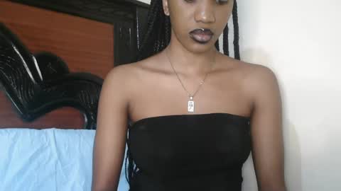 petite_princes online show from March 2025 12:36:02 PM