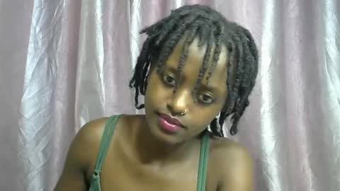 petite_star2 online show from December 2025 08:42:02 AM