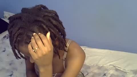 Snapshot of petite_star2 chatting on February 2026 04:39:02 AM petite_star2 online show from February 2026 04:39:02 AM