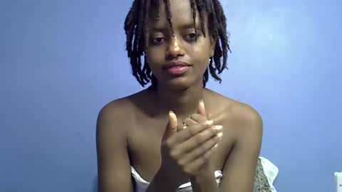 Snapshot of petite_star2 chatting on February 2026 06:26:01 AM petite_star2 online show from February 2026 06:26:01 AM