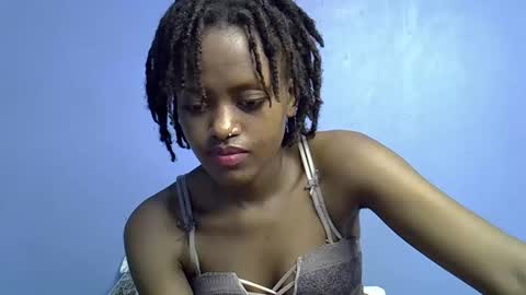 Snapshot of petite_star2 chatting on February 2026 11:17:01 PM petite_star2 online show from February 2026 11:17:01 PM