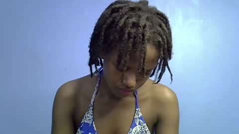 Snapshot of petite_star2 chatting on February 2026 05:05:02 AM petite_star2 online show from February 2026 05:05:02 AM