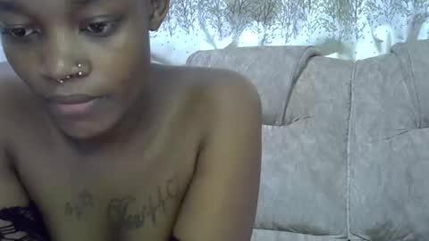 Snapshot of petite_veee chatting on October 2025 10:41:01 PM VERONICA MUTAMBI online show from October 2025 10:41:01 PM