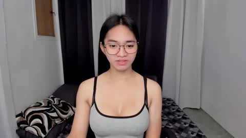 Snapshot of petiteasianmarian chatting on May 2026 07:33:02 PM bigcock Marian online show from May 2026 07:33:02 PM