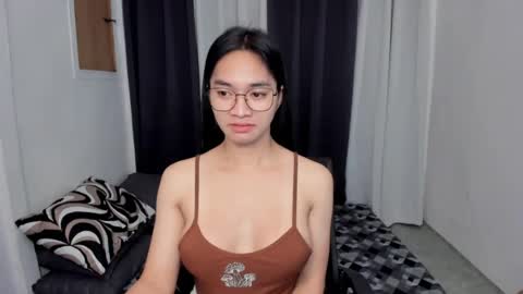 Snapshot of petiteasianmarian chatting on May 2026 01:30:02 PM bigcock Marian online show from May 2026 01:30:02 PM