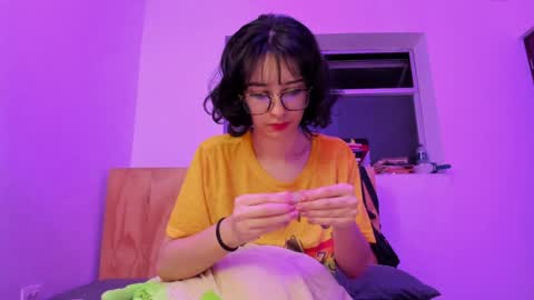 Lunna online show from December 2024 01:28:02 AM