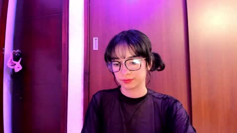Lunna online show from February 2025 12:40:02 AM