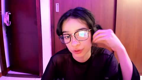 Lunna online show from February 2025 05:21:02 AM