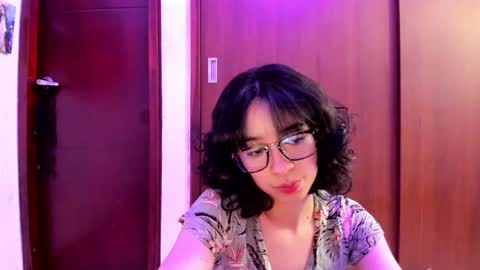 Lunna online show from February 2025 12:41:02 AM