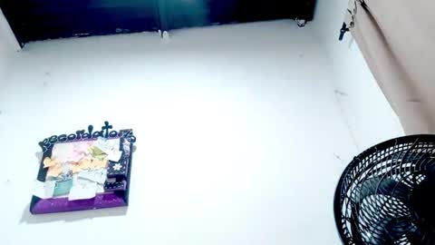 danna online show from November 2025 03:38:01 AM