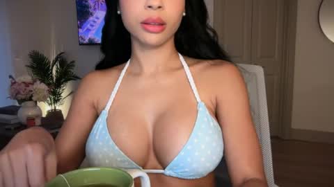 Snapshot of petiteprincess659846 chatting on July 2026 01:09:02 AM PetitePrincess online show from July 2026 01:09:02 AM