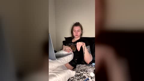 I am very new and dont know what im doing lol online show from April 2026 07:54:01 PM