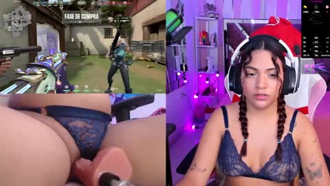 Snapshot of petitesofia_ chatting on December 2024 05:00:01 PM Sofia online show from December 2024 05:00:01 PM