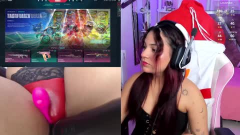 Snapshot of petitesofia_ chatting on December 2024 01:05:02 PM Sofia online show from December 2024 01:05:02 PM