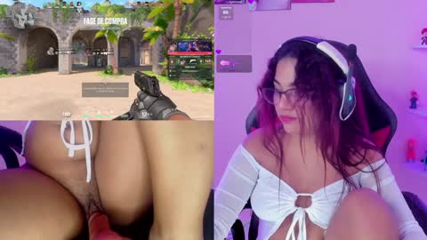 Snapshot of petitesofia_ chatting on January 2025 11:12:01 PM Sofia online show from January 2025 11:12:01 PM