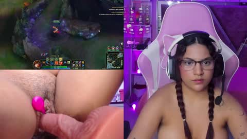 Snapshot of petitesofia_ chatting on January 2025 04:00:02 PM Sofia online show from January 2025 04:00:02 PM