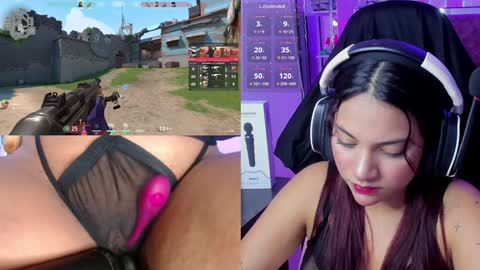 Snapshot of petitesofia_ chatting on January 2025 01:52:01 PM Sofia online show from January 2025 01:52:01 PM