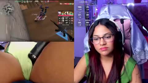 Snapshot of petitesofia_ chatting on February 2025 05:43:02 PM Sofia online show from February 2025 05:43:02 PM