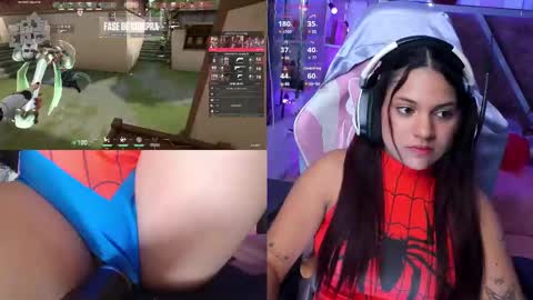 Snapshot of petitesofia_ chatting on February 2025 05:01:02 PM Sofia online show from February 2025 05:01:02 PM