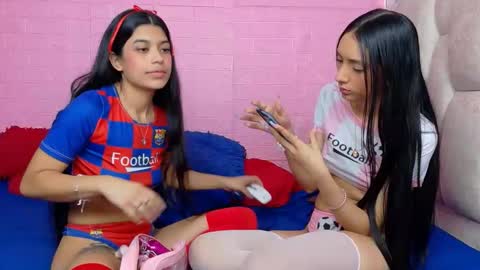 Snapshot of petitestrawberry18 chatting on October 2025 05:37:02 PM Tip us ask our names online show from October 2025 05:37:02 PM