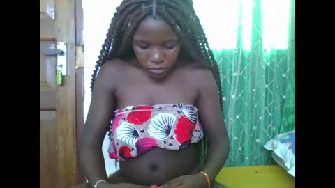 petitesweetchiq online show from March 2026 07:25:02 AM