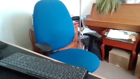 petitwilly online show from May 2026 08:10:01 AM