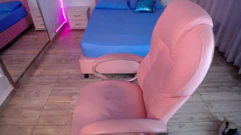 Pettit Courtny online show from January 2025 09:25:02 AM