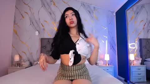 Pettit Courtny online show from February 2025 07:58:02 PM
