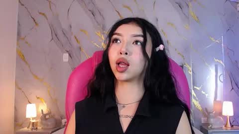 Pettit Courtny online show from March 2025 07:50:02 PM