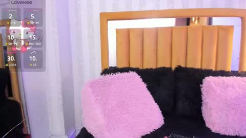 Pettit Courtny online show from September 2025 09:26:02 PM