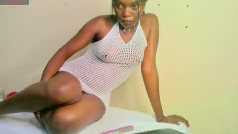 Snapshot of pettitemellany chatting on February 2025 05:10:01 AM pettitemellany online show from February 2025 05:10:01 AM