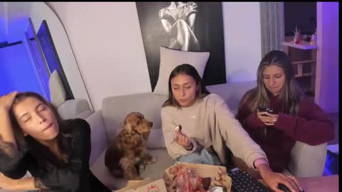 Peyton   online show from October 2025 01:50:02 AM