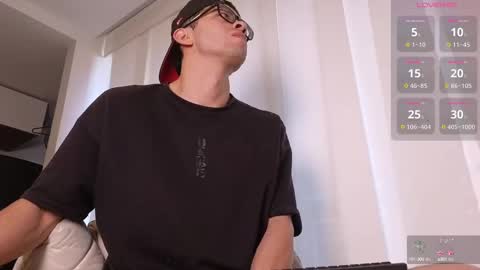 Snapshot of phantom_bigger1 chatting on September 2025 01:02:02 PM phantom_bigger1 online show from September 2025 01:02:02 PM