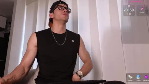 Snapshot of phantom_bigger1 chatting on September 2025 01:02:02 PM phantom_bigger1 online show from September 2025 01:02:02 PM