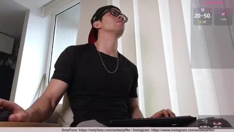 Snapshot of phantom_bigger1 chatting on October 2025 01:08:02 PM phantom_bigger1 online show from October 2025 01:08:02 PM