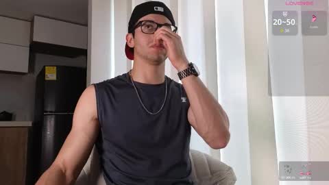 Snapshot of phantom_bigger1 chatting on October 2025 12:58:01 PM phantom_bigger1 online show from October 2025 12:58:01 PM