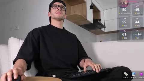 Snapshot of phantom_bigger1 chatting on October 2025 03:33:02 PM phantom_bigger1 online show from October 2025 03:33:02 PM