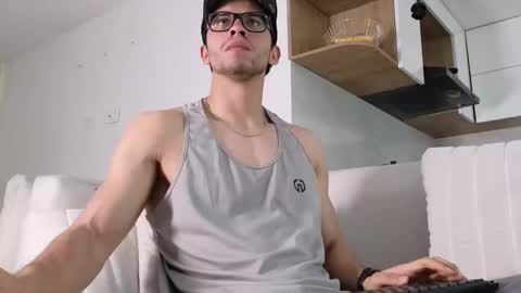 Snapshot of phantom_bigger1 chatting on October 2025 03:34:01 PM phantom_bigger1 online show from October 2025 03:34:01 PM