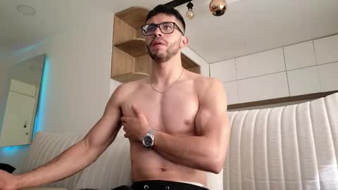 phantom_bigger1 online show from November 2025 01:44:01 PM