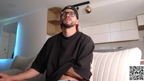 phantom_bigger1 online show from February 2026 12:42:02 PM